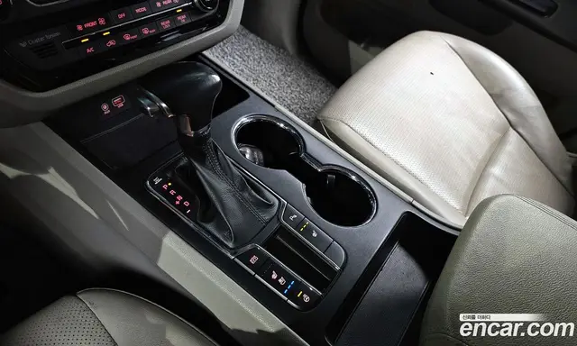 Kia Carnival 2018 2.2 автомат (гидро), миниатюра 9