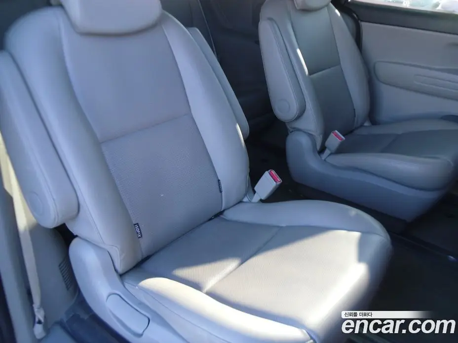 Kia Carnival 2018 2.2 автомат (гидро), фото 14 Kia Carnival 2018 2.2 автомат (гидро), фото 14