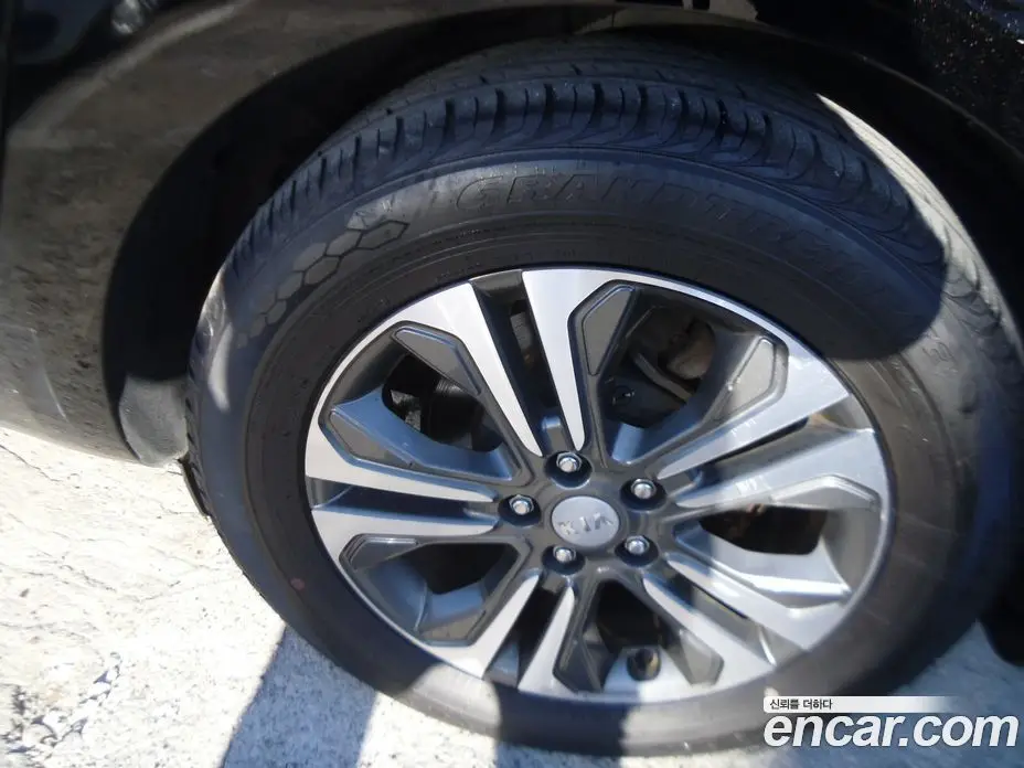 Kia Carnival 2018 2.2 автомат (гидро), фото 20 Kia Carnival 2018 2.2 автомат (гидро), фото 20