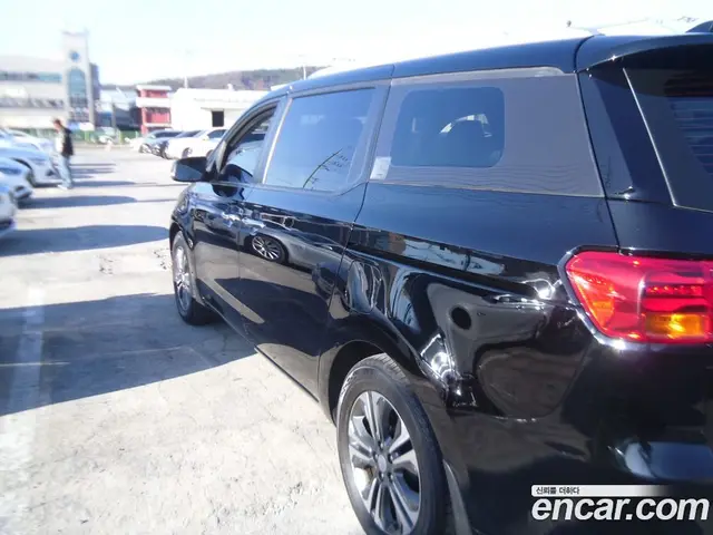 Kia Carnival 2018 2.2 автомат (гидро), миниатюра 3 Kia Carnival 2018 2.2 автомат (гидро), миниатюра 3