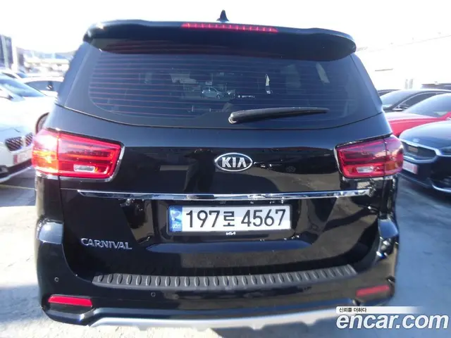 Kia Carnival 2018 2.2 автомат (гидро), миниатюра 4 Kia Carnival 2018 2.2 автомат (гидро), миниатюра 4