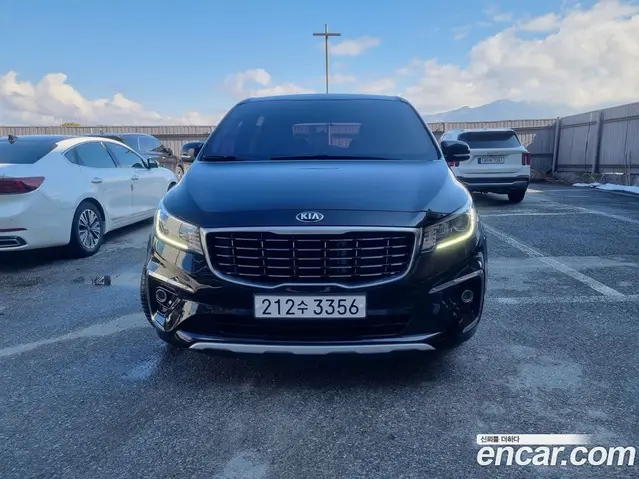 Kia Carnival 2019 2.2 автомат (гидро), миниатюра 2