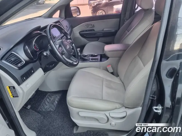 Kia Carnival 2019 2.2 автомат (гидро), миниатюра 12