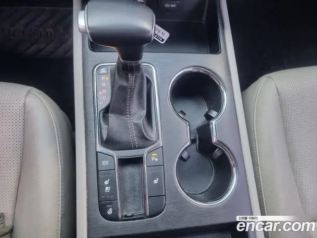 Kia Carnival 2019 2.2 автомат (гидро), миниатюра 7