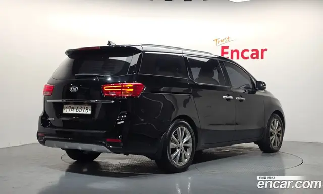 Kia Carnival 2019 2.2 автомат (гидро), миниатюра 2