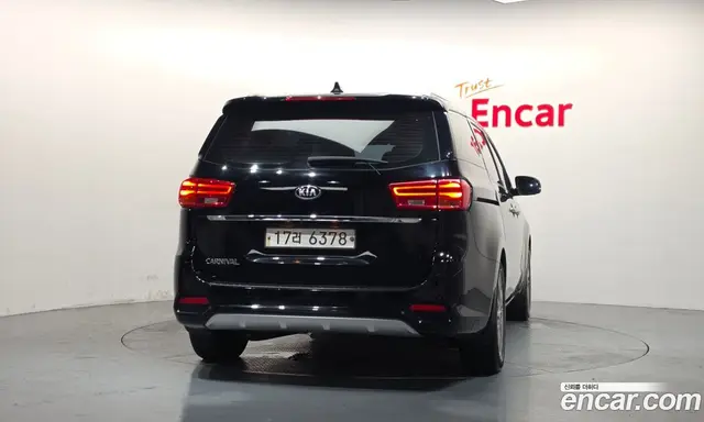 Kia Carnival 2019 2.2 автомат (гидро), миниатюра 4