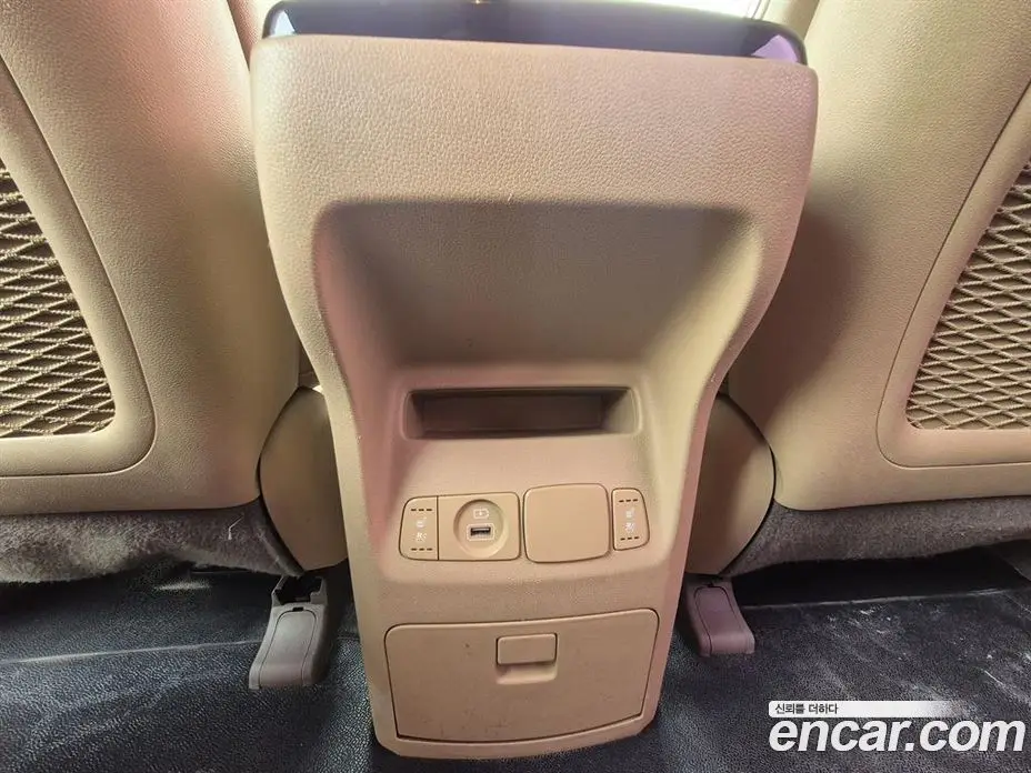 Kia Carnival 2020 2.2 автомат (гидро), фото 17