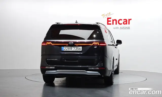 Kia Carnival 2021 2.2 автомат (гидро), миниатюра 4