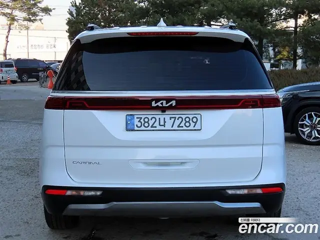 Kia Carnival 2021 2.2 автомат (гидро), миниатюра 4 Kia Carnival 2021 2.2 автомат (гидро), миниатюра 4