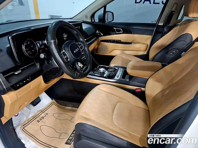 Kia Carnival 2023 2.2 автомат (гидро), миниатюра 8