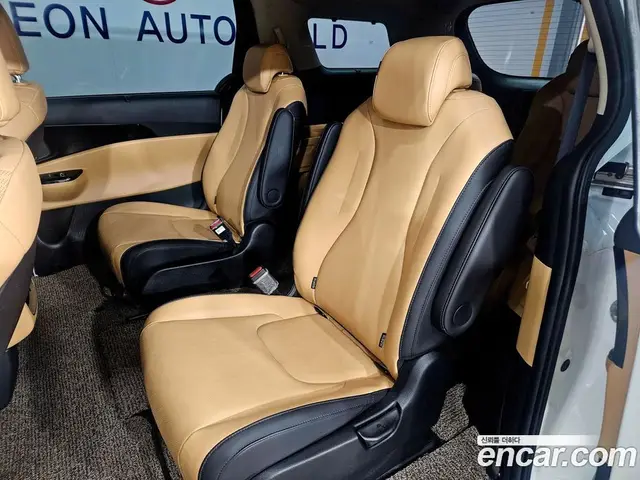 Kia Carnival 2023 2.2 автомат (гидро), миниатюра 9