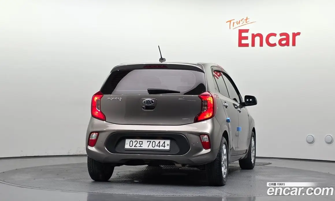 Kia Morning 2017 1.0 автомат (гидро), фото 4 Kia Morning 2017 1.0 автомат (гидро), фото 4