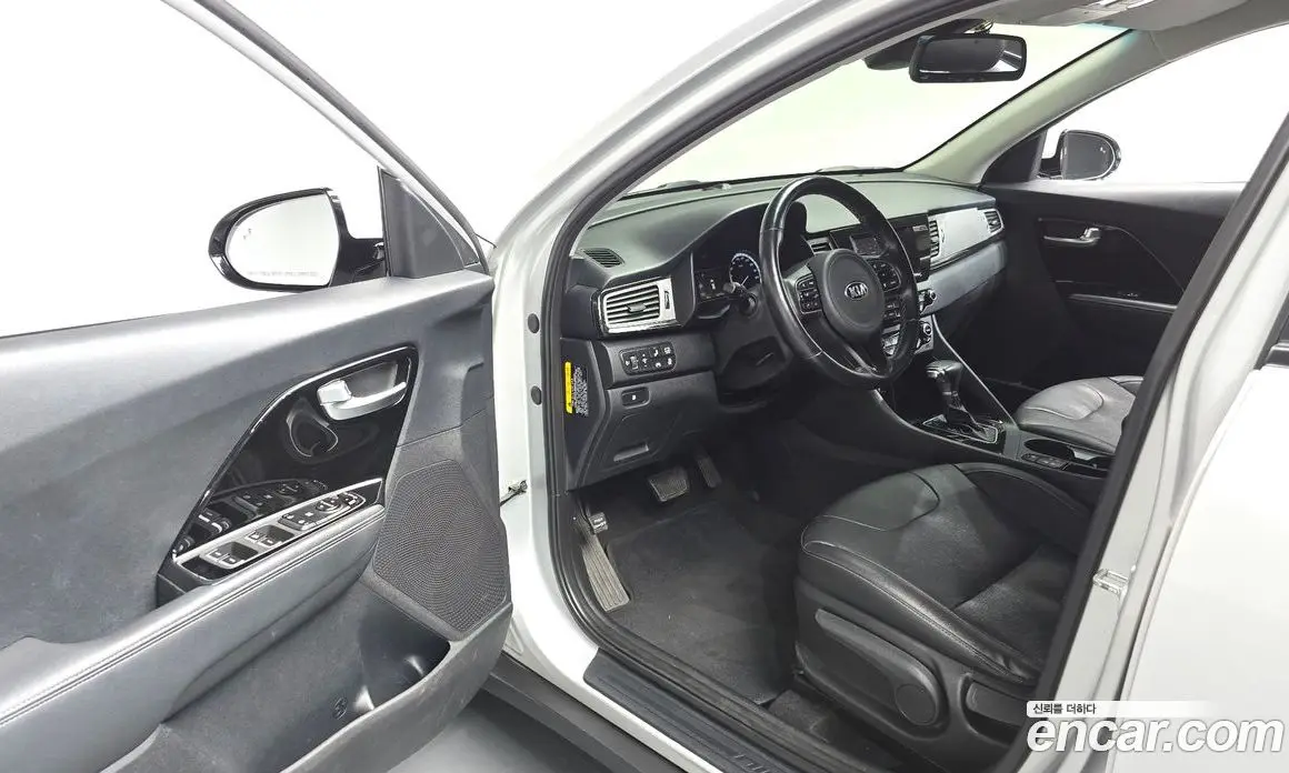 Kia Niro 2019 1.6 автомат (гидро), фото 13 Kia Niro 2019 1.6 автомат (гидро), фото 13