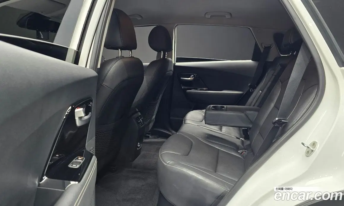 Kia Niro 2021 0.2 автомат (гидро), фото 17 Kia Niro 2021 0.2 автомат (гидро), фото 17