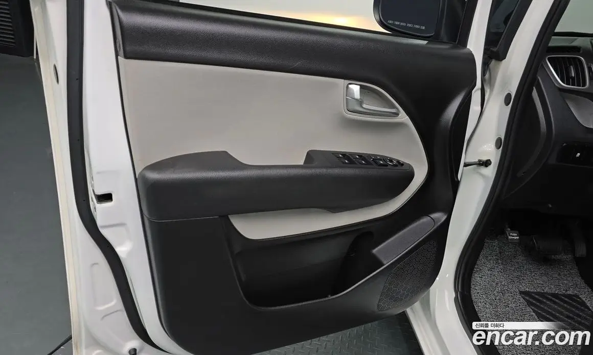Kia Ray 2022 1.0 автомат (гидро), фото 14