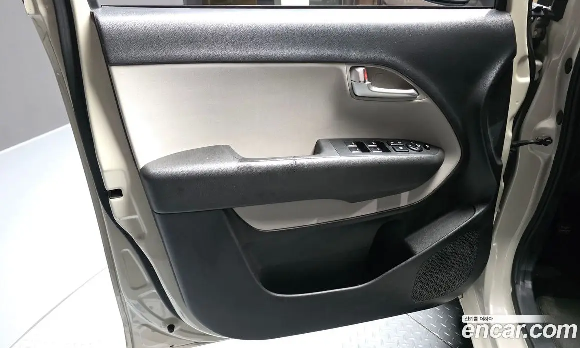 Kia Ray 2023 1.0 автомат (гидро), фото 14