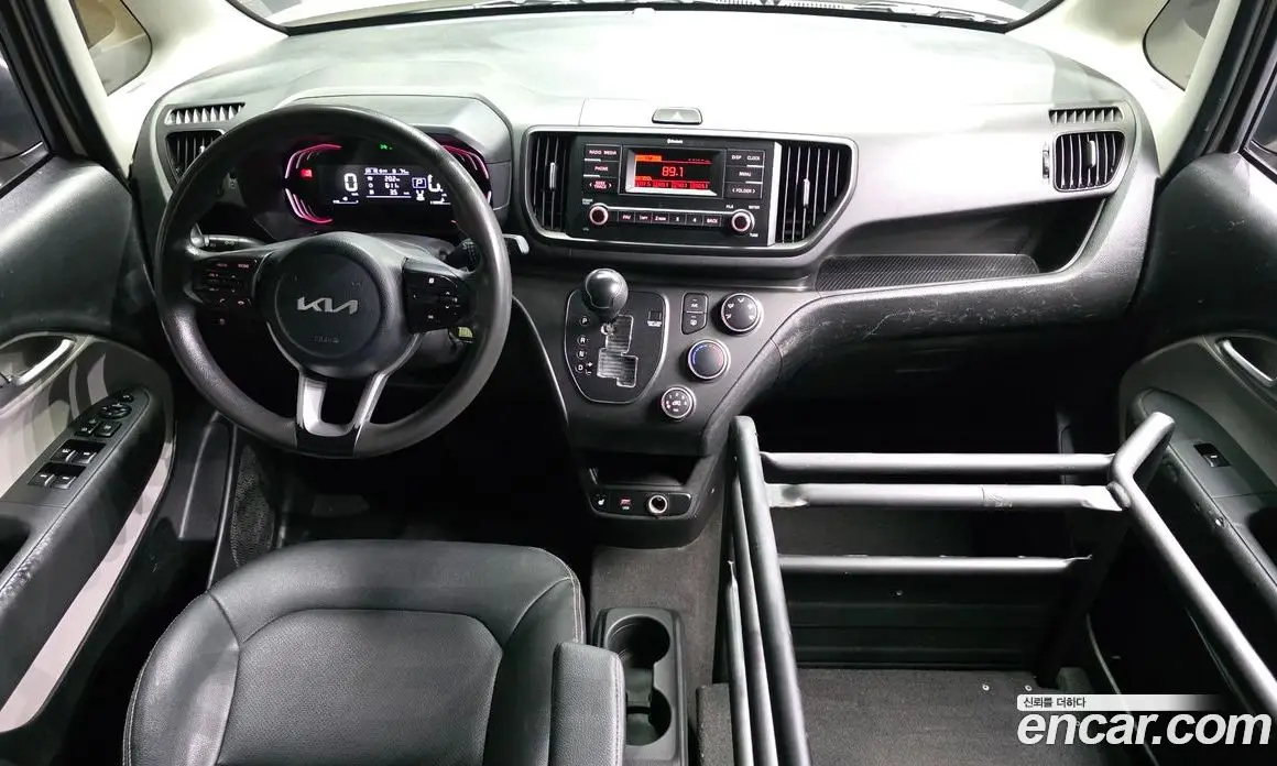 Kia Ray 2023 1.0 автомат (гидро), фото 10