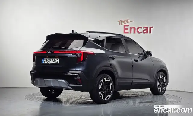 Kia Seltos 2022 2.0 автомат (гидро), миниатюра 2
