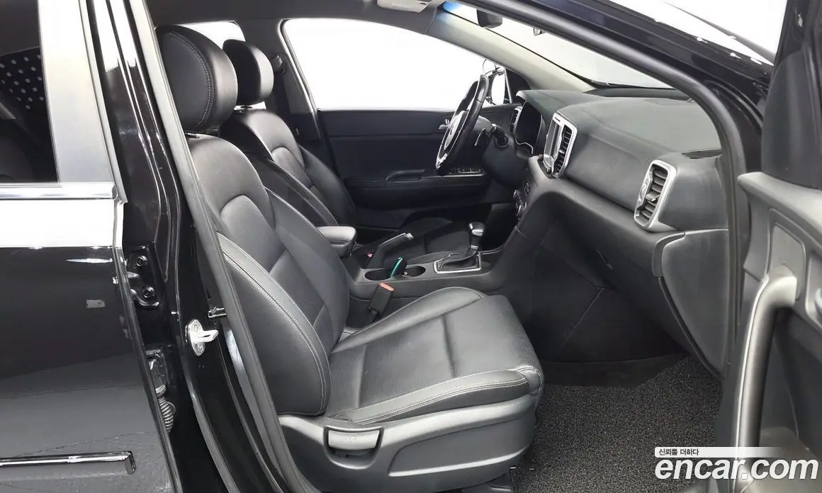 Kia Sportage 2016 1.7 автомат (гидро), фото 11
