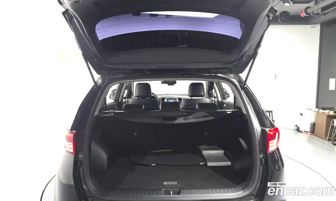 Kia Sportage 2016 1.7 автомат (гидро), фото 20