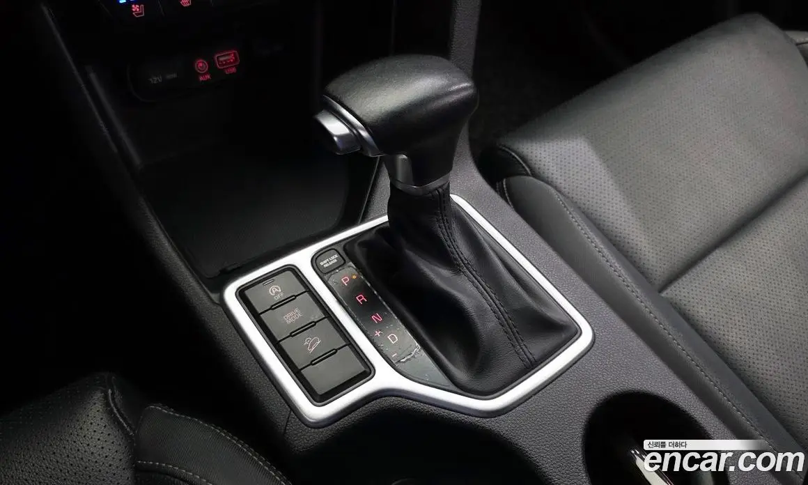 Kia Sportage 2016 1.7 автомат (гидро), фото 9