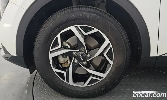 Kia Sportage 2022 1.6 автомат (гидро), миниатюра 5