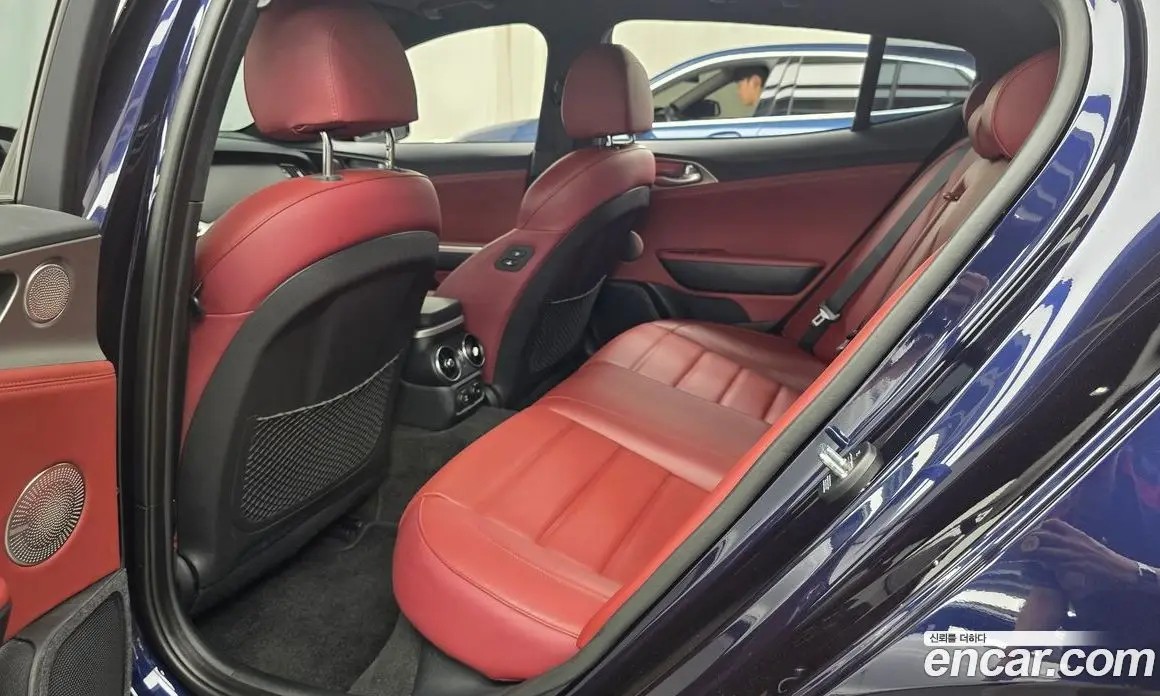 Kia Stinger 2018 3.3 автомат (гидро), фото 16