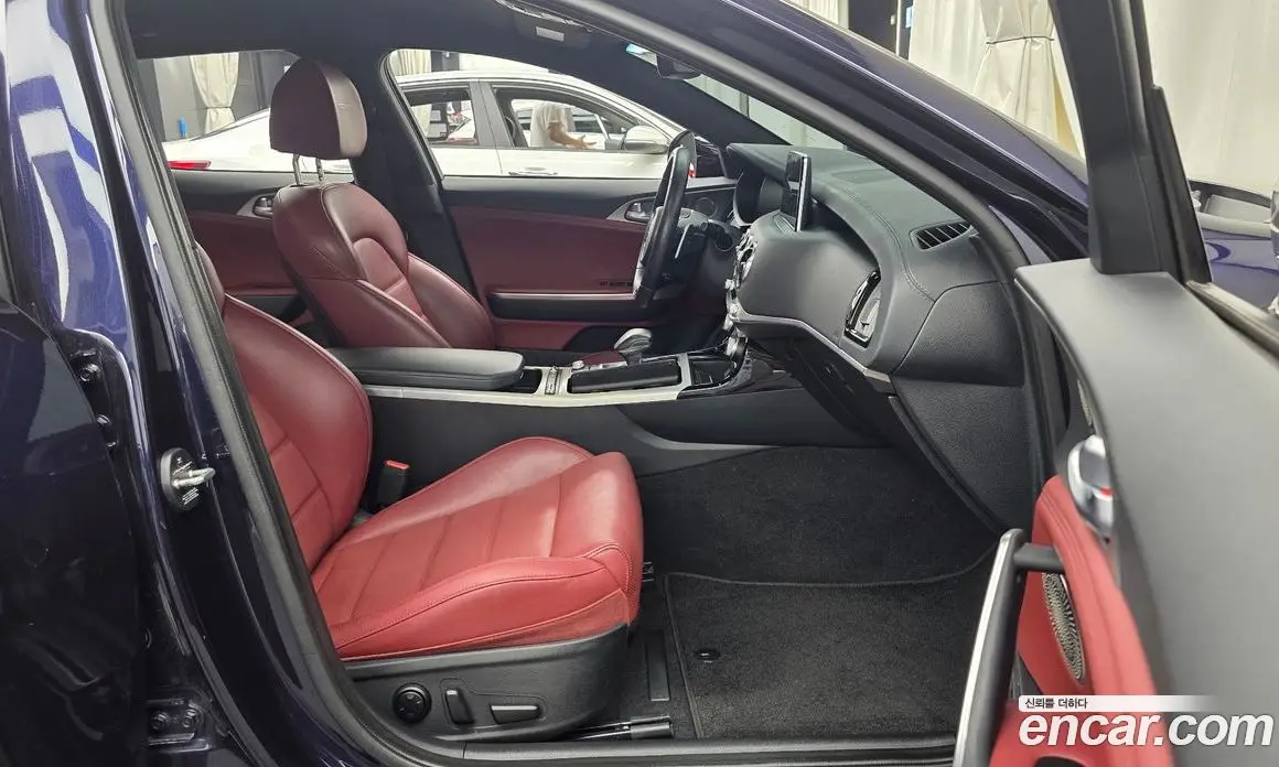 Kia Stinger 2018 3.3 автомат (гидро), фото 17
