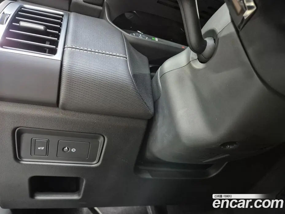 Land Rover Discovery 2025 3.0 автомат (гидро), фото 15