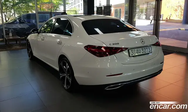 Mercedes-Benz C-Class 2023 2.0 автомат (гидро), миниатюра 2
