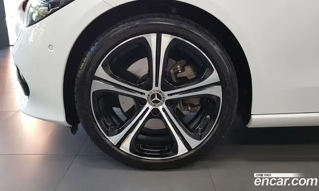 Mercedes-Benz C-Class 2023 2.0 автомат (гидро), миниатюра 5