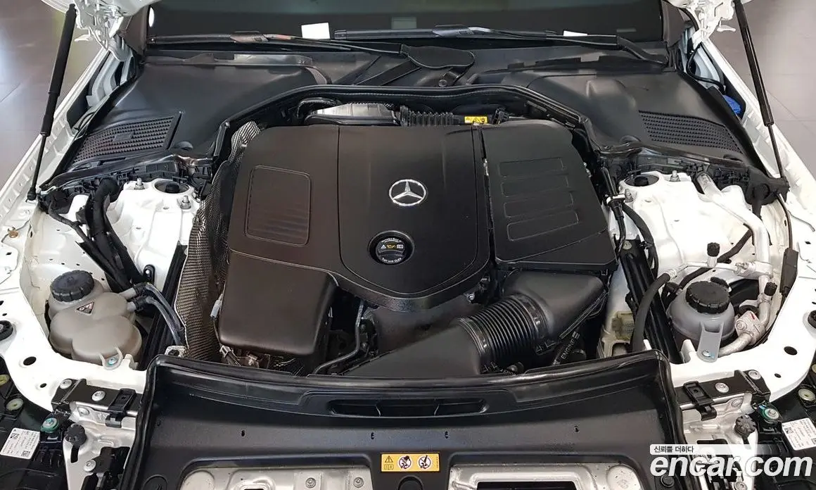 Mercedes-Benz C-Class 2023 2.0 автомат (гидро), фото 6