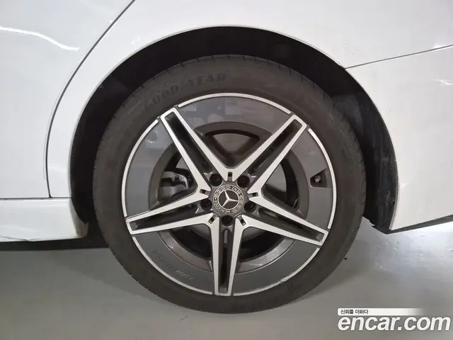 Mercedes-Benz C-Class 2025 2.0 автомат (гидро), миниатюра 6 Mercedes-Benz C-Class 2025 2.0 автомат (гидро), миниатюра 6