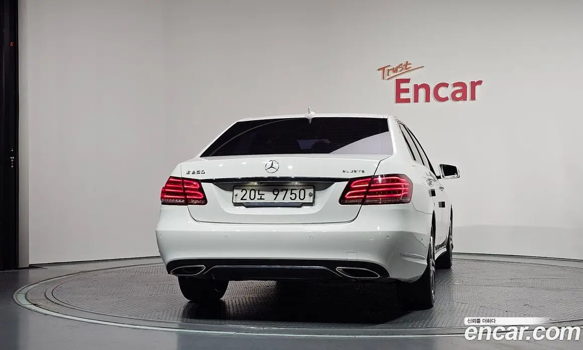 Mercedes-Benz E-Class 2015 2.1 автомат (гидро), фото 4