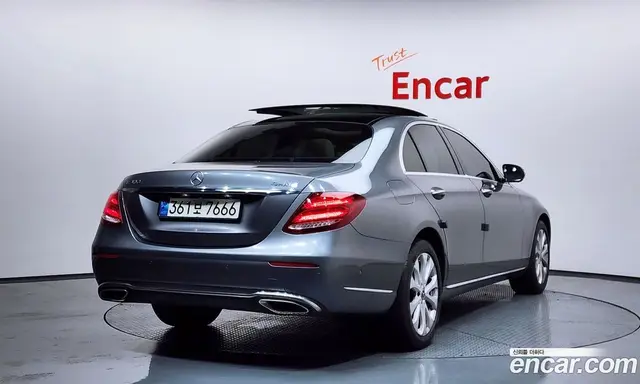 Mercedes-Benz E-Class 2017 2.0 автомат (гидро), миниатюра 2