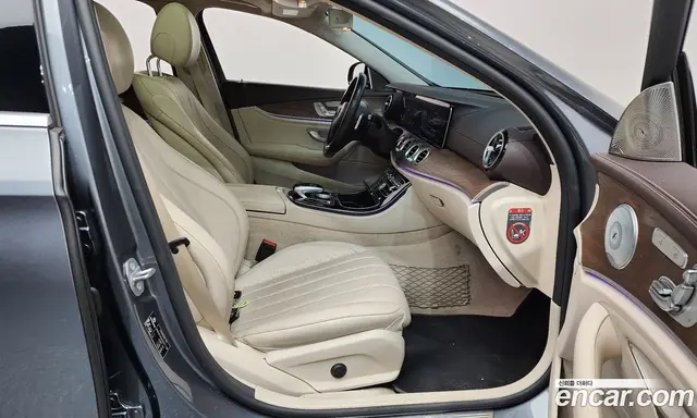 Mercedes-Benz E-Class 2017 2.0 автомат (гидро), миниатюра 11