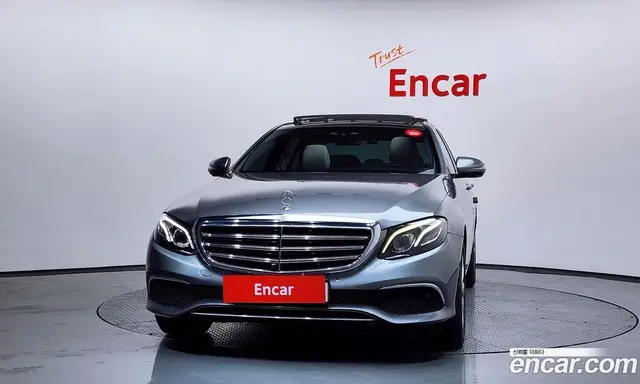 Mercedes-Benz E-Class 2017 2.0 автомат (гидро), миниатюра 3