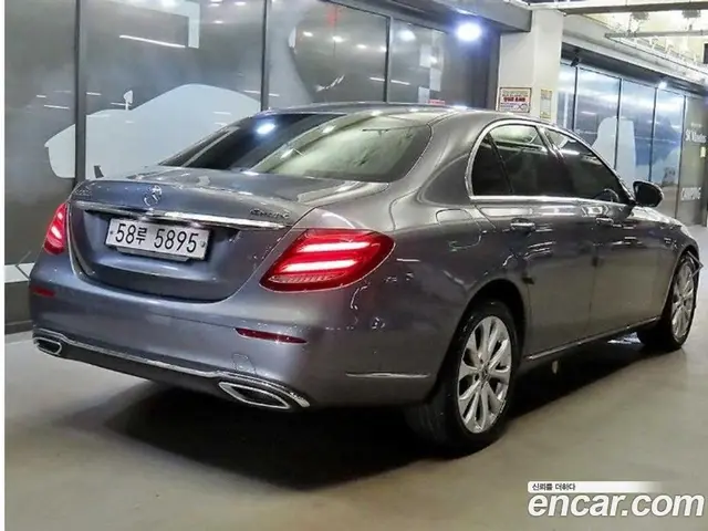 Mercedes-Benz E-Class 2018 1.9 автомат (гидро), миниатюра 4 Mercedes-Benz E-Class 2018 1.9 автомат (гидро), миниатюра 4