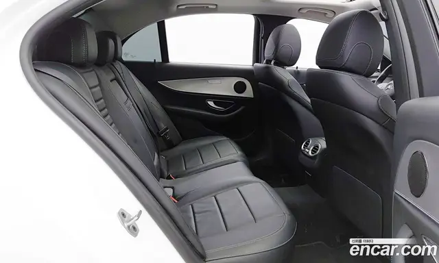 Mercedes-Benz E-Class 2019 2.0 автомат (гидро), миниатюра 11