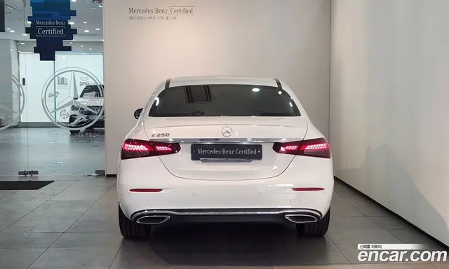 Mercedes-Benz E-Class 2022 2.0 автомат (гидро), миниатюра 4