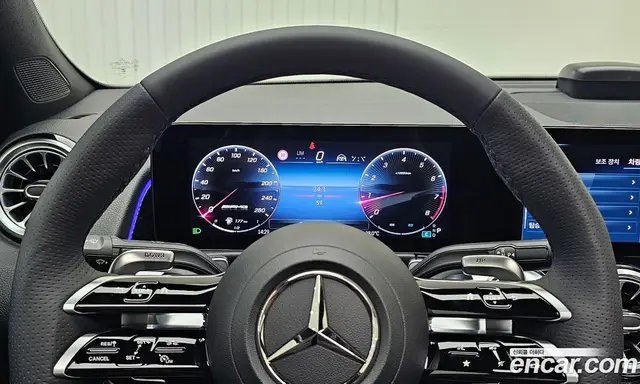 Mercedes-Benz GLB-Class 2025 2.0 автомат (гидро), миниатюра 8