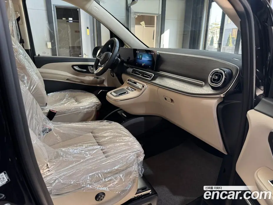 Mercedes-Benz V-Class 2025 2.0 автомат (гидро), фото 7 Mercedes-Benz V-Class 2025 2.0 автомат (гидро), фото 7