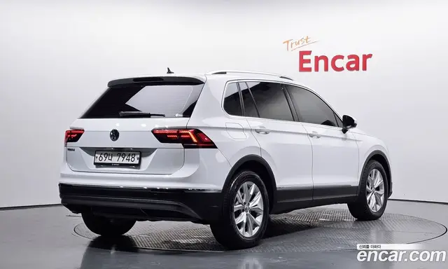 Volkswagen Tiguan 2018 2.0 автомат (гидро), миниатюра 2 Volkswagen Tiguan 2018 2.0 автомат (гидро), миниатюра 2
