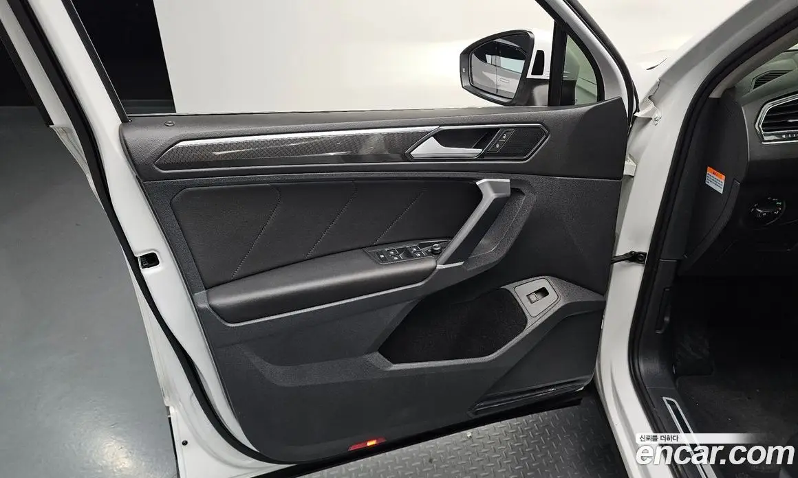 Volkswagen Tiguan 2018 2.0 автомат (гидро), фото 14 Volkswagen Tiguan 2018 2.0 автомат (гидро), фото 14