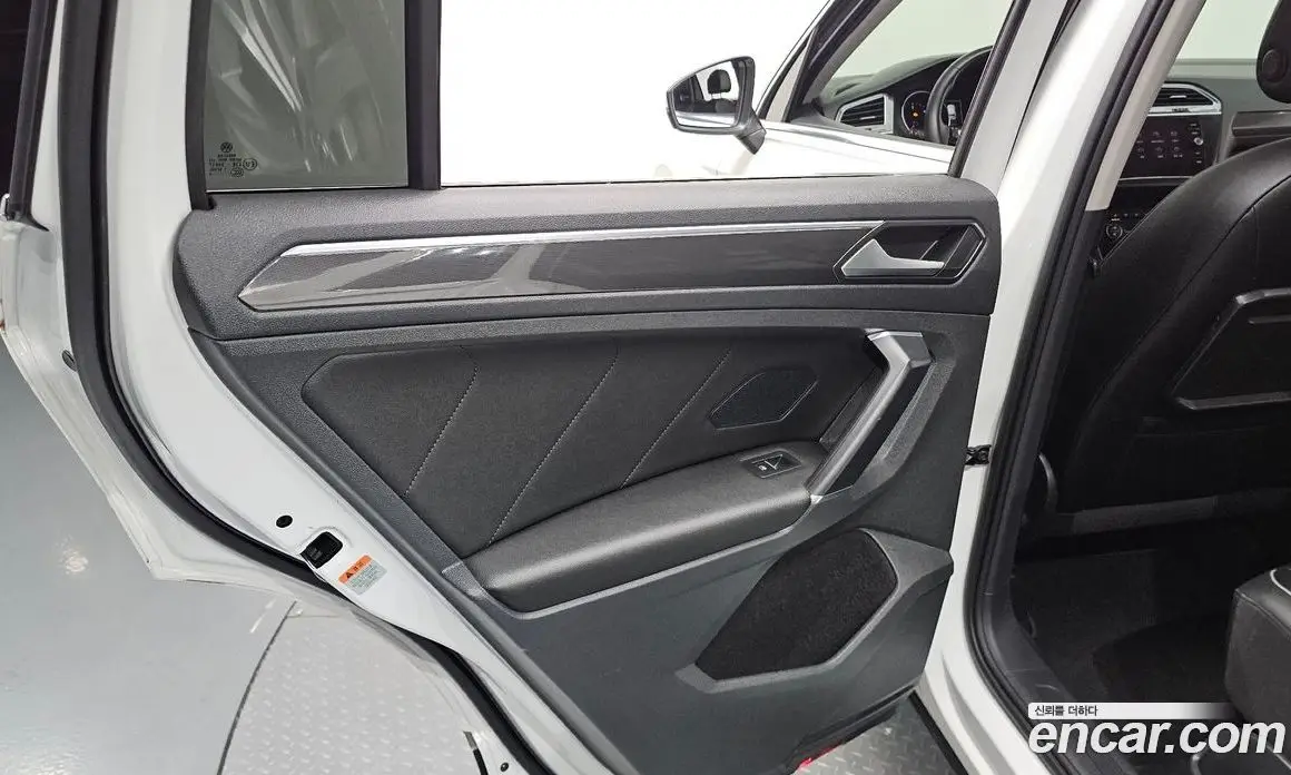 Volkswagen Tiguan 2018 2.0 автомат (гидро), фото 15 Volkswagen Tiguan 2018 2.0 автомат (гидро), фото 15