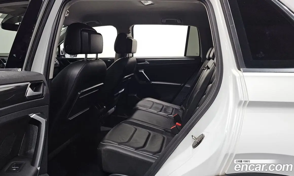 Volkswagen Tiguan 2018 2.0 автомат (гидро), фото 18 Volkswagen Tiguan 2018 2.0 автомат (гидро), фото 18