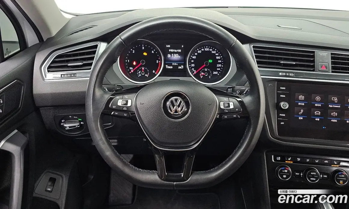Volkswagen Tiguan 2018 2.0 автомат (гидро), фото 19 Volkswagen Tiguan 2018 2.0 автомат (гидро), фото 19