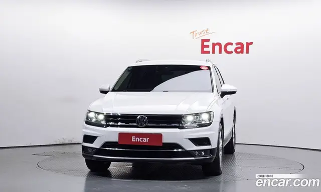 Volkswagen Tiguan 2018 2.0 автомат (гидро), миниатюра 3 Volkswagen Tiguan 2018 2.0 автомат (гидро), миниатюра 3