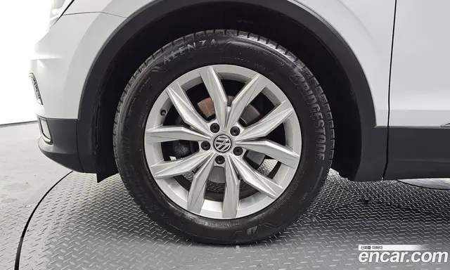 Volkswagen Tiguan 2018 2.0 автомат (гидро), миниатюра 5 Volkswagen Tiguan 2018 2.0 автомат (гидро), миниатюра 5