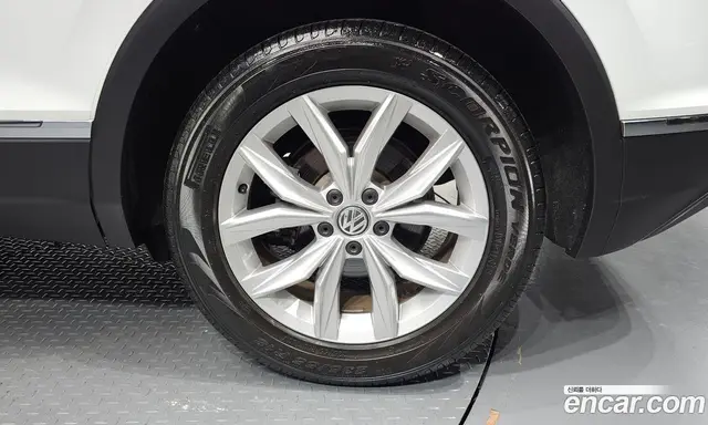 Volkswagen Tiguan 2018 2.0 автомат (гидро), миниатюра 7 Volkswagen Tiguan 2018 2.0 автомат (гидро), миниатюра 7